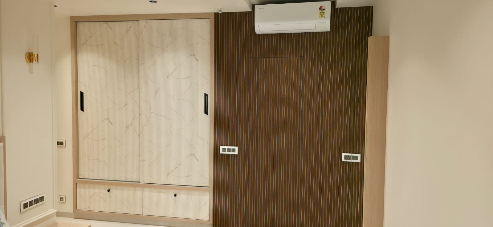 Radha Krishna Kunj, Hiranandani Thane — Wardrobe wall finished site photo